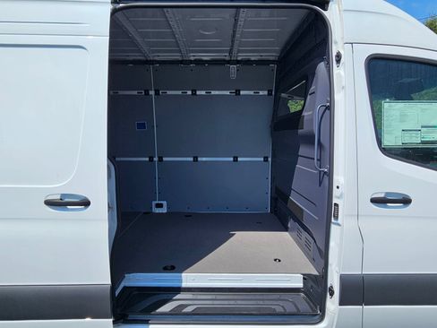 New 2024 Mercedes-Benz eSprinter 170 Cargo image 27