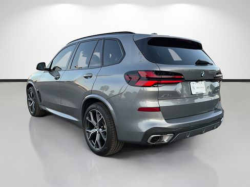 Used 2024 BMW X5 sDrive40i w/ M Sport Package RWD image 5