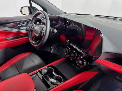 Used 2024 Chevrolet Blazer EV RS image 27