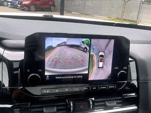 Certified 2025 Nissan Pathfinder SL w/ SL Premium Package image 26