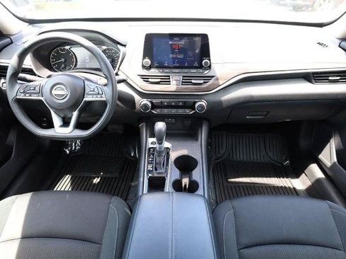 Certified 2025 Nissan Altima 2.5 SV FWD image 21