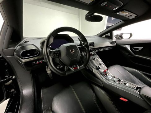 Used 2017 Lamborghini Huracan LP 580-2 RWD image 2