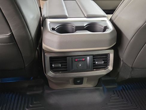 Used 2025 Ford F350 Platinum w/ Platinum Plus Package image 16