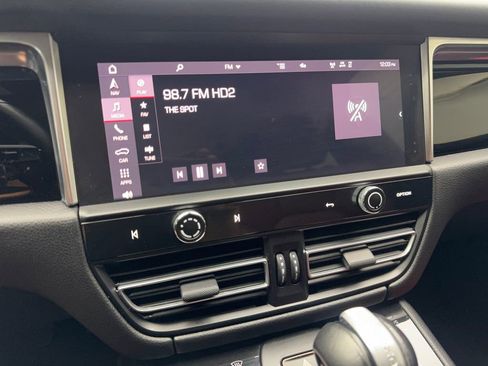 Used 2023 Porsche Macan Turbo image 60