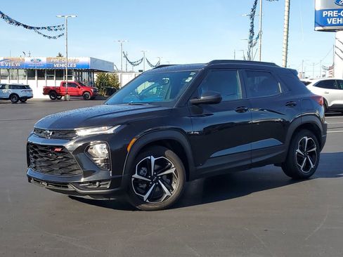 Used 2022 Chevrolet TrailBlazer RS w/ Sun and Liftgate Package image 1