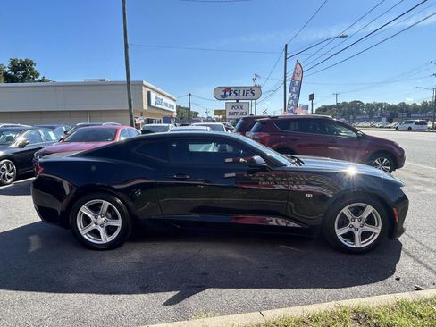 Used 2017 Chevrolet Camaro LT image 4