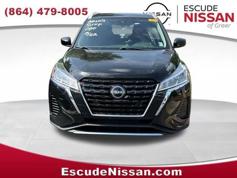 Used 2022 Nissan Kicks SV FWD image 2