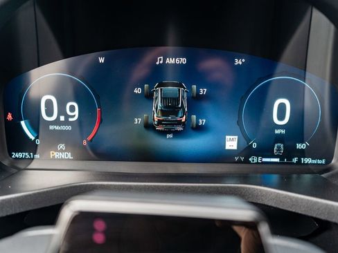 Used 2025 Ford Explorer ST-Line w/ ST-Line Street Pack image 25