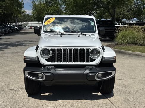 Used 2024 Jeep Wrangler Unlimited Sahara AWD/4WD image 2