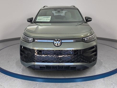 New 2026 Volkswagen Tiguan SE R-Line FWD image 2