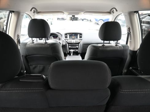 Used 2020 Nissan Pathfinder S image 14