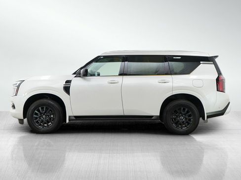 Used 2025 Nissan Armada SV AWD/4WD image 2