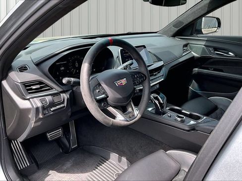 Used 2023 Cadillac CT4 V Blackwing w/ Driver Assist Package RWD image 4
