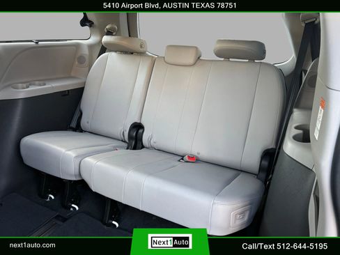 Used 2018 Toyota Sienna Limited Premium image 27
