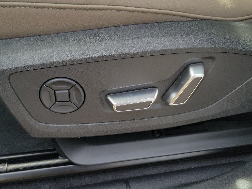 New 2026 Audi Q3 quattro 2.0T AWD/4WD image 17