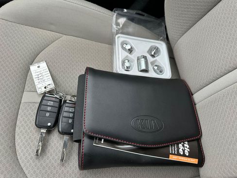 Used 2016 Kia Optima LX FWD image 35