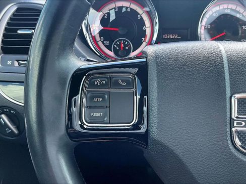 Used 2019 Dodge Grand Caravan SE FWD image 19