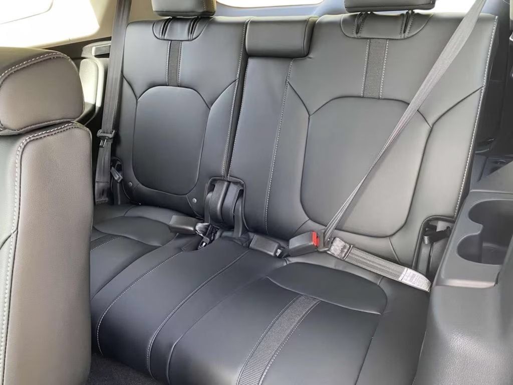 New 2025 Honda Pilot EX-L image 11