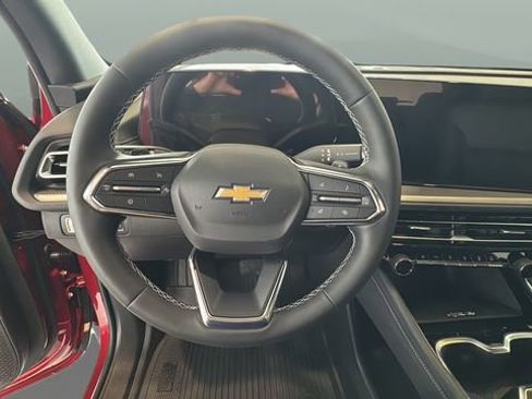 New 2026 Chevrolet Traverse LT w/ Sun and Wheel Package FWD image 11