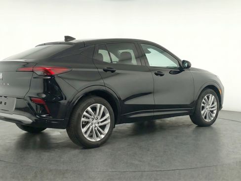Used 2025 Buick Envista Sport Touring FWD image 9