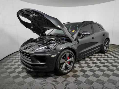 Used 2025 Porsche Macan S AWD/4WD image 36