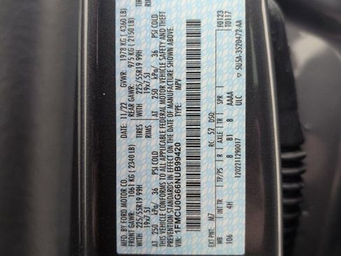 Used 2022 Ford Escape SE w/ SE Sport Appearance Package image 47