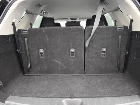 Used 2025 Nissan Pathfinder SV image 16