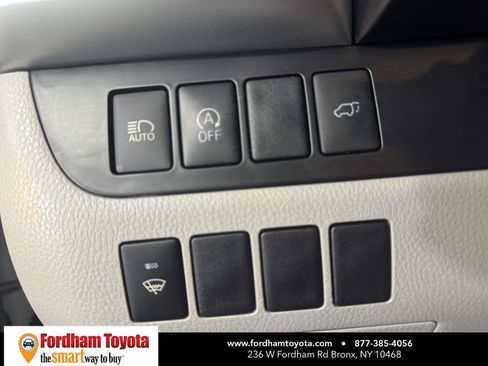 Used 2019 Toyota Highlander XLE AWD/4WD image 21