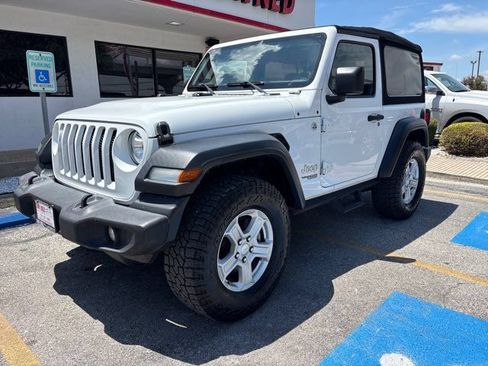 Used 2020 Jeep Wrangler Sport AWD/4WD image 3