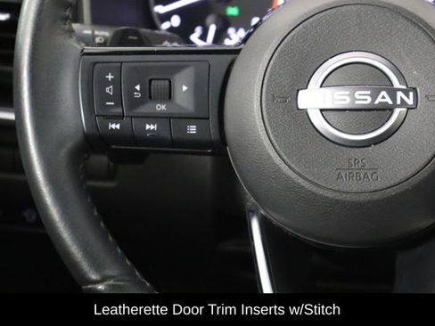 Used 2023 Nissan Rogue SV w/ SV Premium B Package image 8