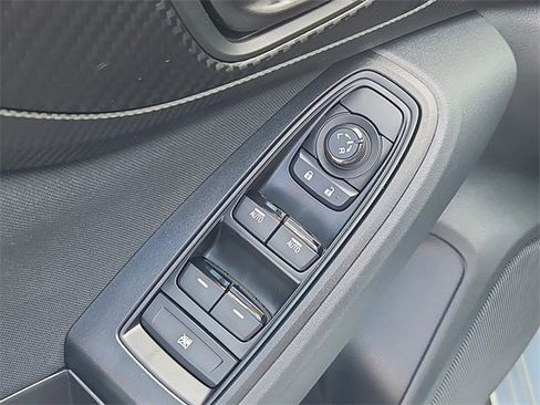 Used 2023 Subaru Crosstrek 2.0i image 19