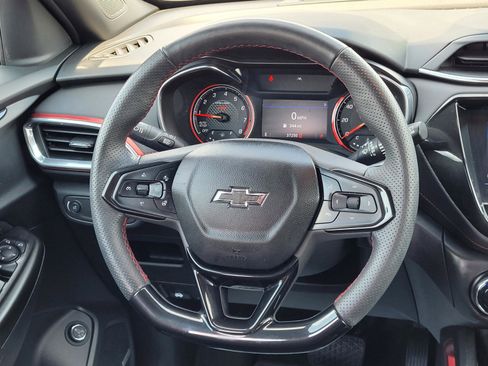 Used 2022 Chevrolet TrailBlazer RS w/ Sun and Liftgate Package FWD image 12