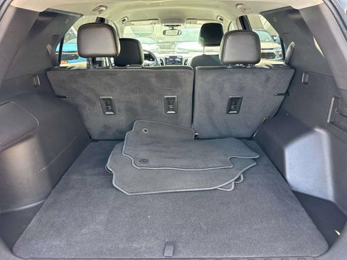 Used 2023 Chevrolet Equinox Premier FWD image 8