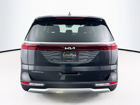 Used 2024 Kia Carnival LX image 7