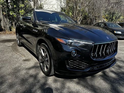Used 2021 Maserati Levante image 2