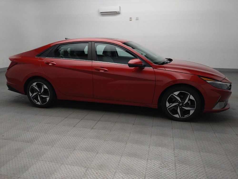 Used 2023 Hyundai Elantra Limited FWD image 11