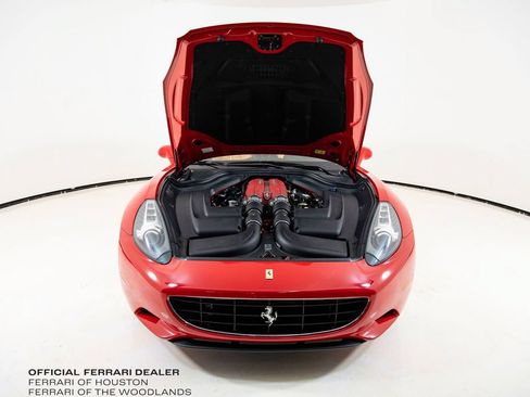 Used 2010 Ferrari California RWD image 37