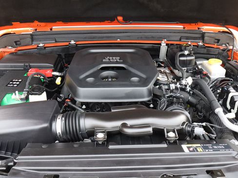 Used 2018 Jeep Wrangler Unlimited Sport S image 19