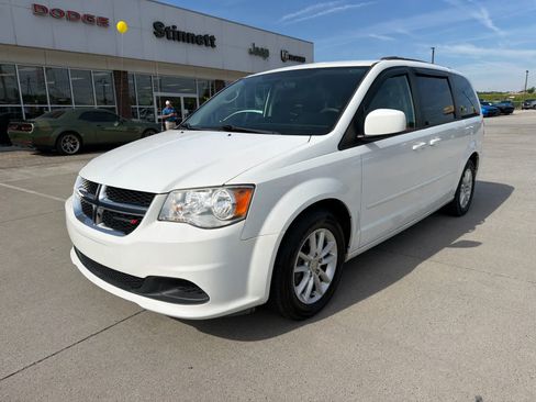 Used 2016 Dodge Grand Caravan SXT FWD image 5