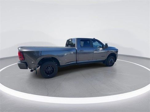 Used 2025 RAM 3500 Laramie AWD/4WD image 7