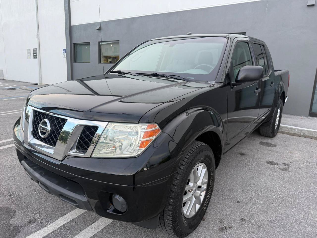 Used 2015 Nissan Frontier SV RWD image 7