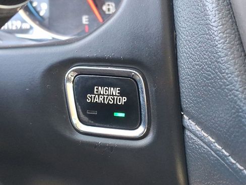 Used 2022 GMC Acadia Denali w/ Denali Ultimate Package image 17