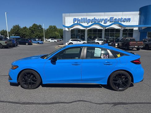 Used 2023 Honda Civic Sport image 2