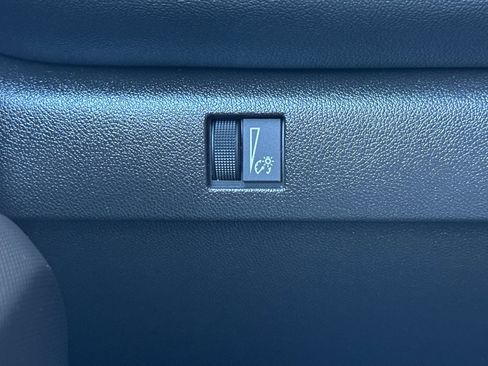 Certified 2024 Chevrolet Colorado LT image 34