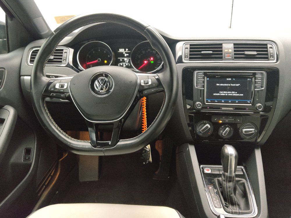 Used 2016 Volkswagen Jetta Sport FWD image 22