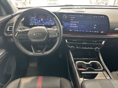 Used 2024 Chevrolet Traverse RS AWD/4WD image 9