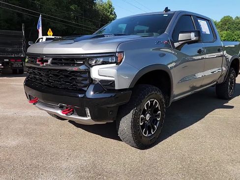 Used 2024 Chevrolet Silverado 1500 ZR2 w/ Technology Package image 13