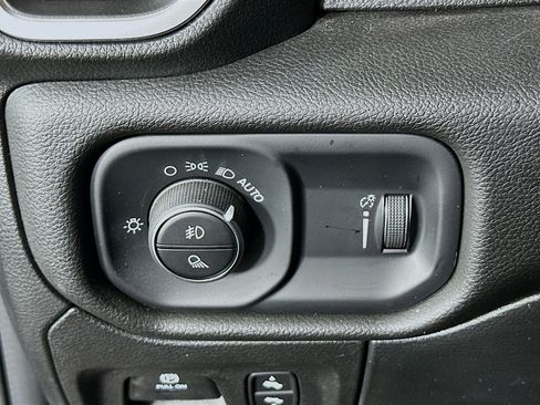 Used 2024 RAM 1500 Big Horn AWD/4WD image 16