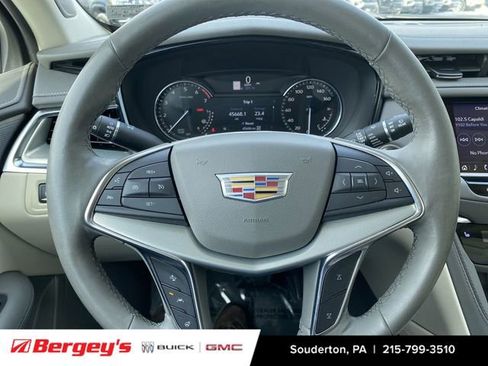 Used 2023 Cadillac XT5 Premium Luxury image 13