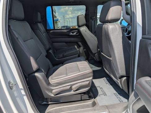 Used 2022 Chevrolet Suburban RST w/ Sport Performance Package AWD/4WD image 5